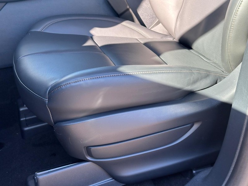 Lincoln Aviator Vehicle Full-screen Gallery Image 27