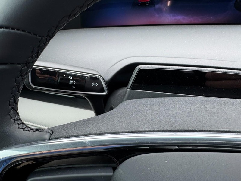 Lincoln Nautilus Vehicle Full-screen Gallery Image 20