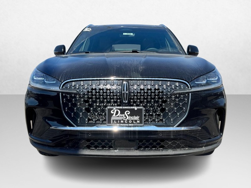 Lincoln Aviator Vehicle Full-screen Gallery Image 02