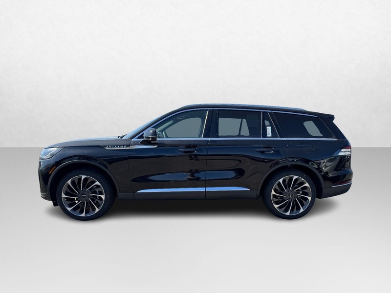Lincoln Aviator Vehicle Full-screen Gallery Image 08