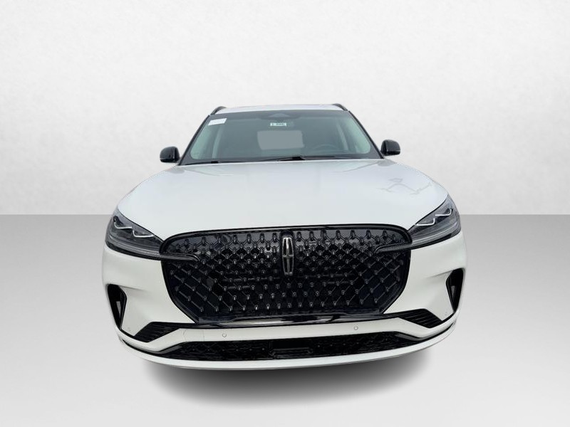 Lincoln Aviator Vehicle Full-screen Gallery Image 02