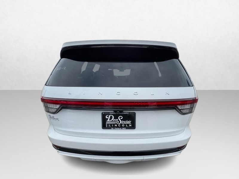 Lincoln Aviator Vehicle Full-screen Gallery Image 06