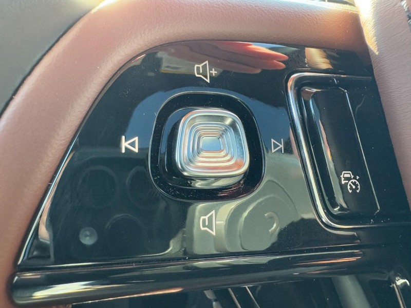 Lincoln Aviator Vehicle Full-screen Gallery Image 18