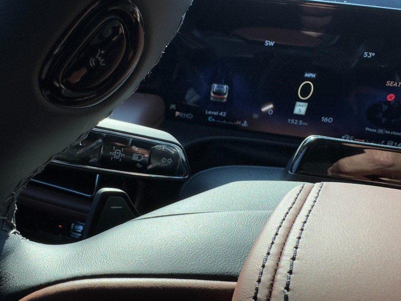 Lincoln Aviator Vehicle Full-screen Gallery Image 20