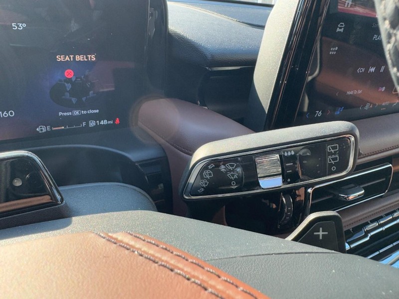 Lincoln Aviator Vehicle Full-screen Gallery Image 21