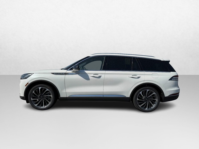 Lincoln Aviator Vehicle Full-screen Gallery Image 08