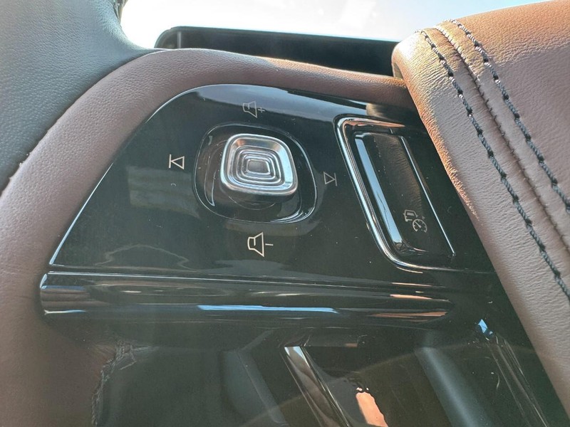 Lincoln Aviator Vehicle Full-screen Gallery Image 16