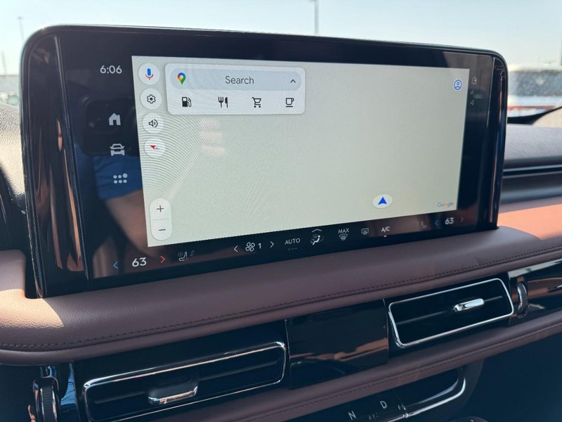 Lincoln Aviator Vehicle Full-screen Gallery Image 21