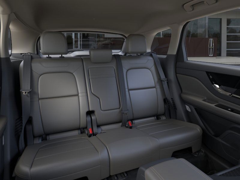 Lincoln Corsair Vehicle Full-screen Gallery Image 11