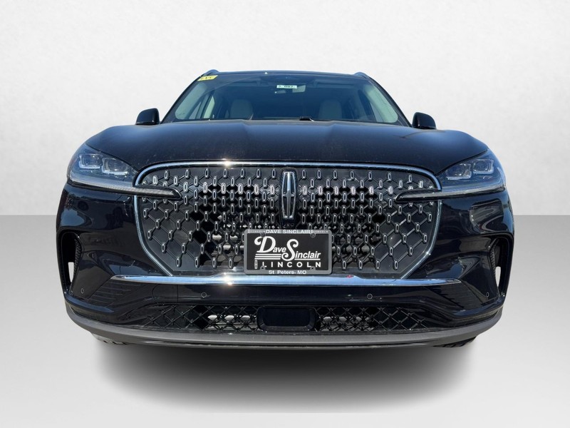 Lincoln Aviator Vehicle Full-screen Gallery Image 02