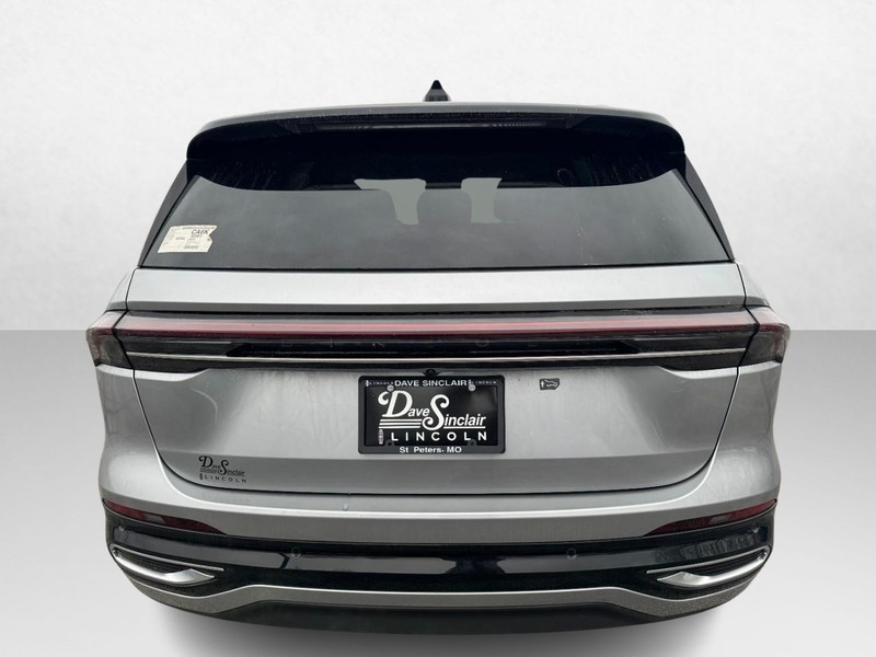 Lincoln Nautilus Vehicle Full-screen Gallery Image 06