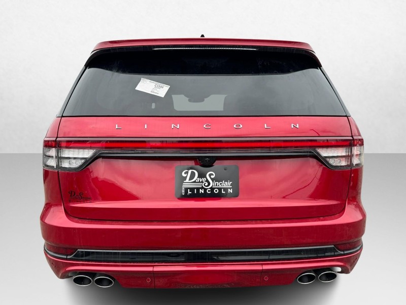 Lincoln Aviator Vehicle Full-screen Gallery Image 06