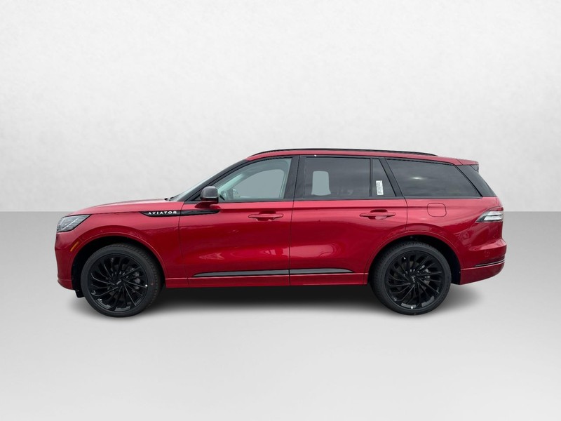 Lincoln Aviator Vehicle Full-screen Gallery Image 08