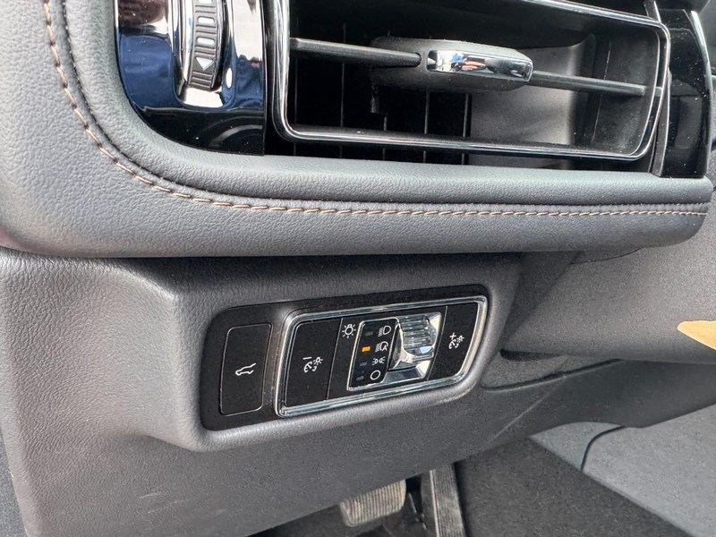 Lincoln Aviator Vehicle Full-screen Gallery Image 14