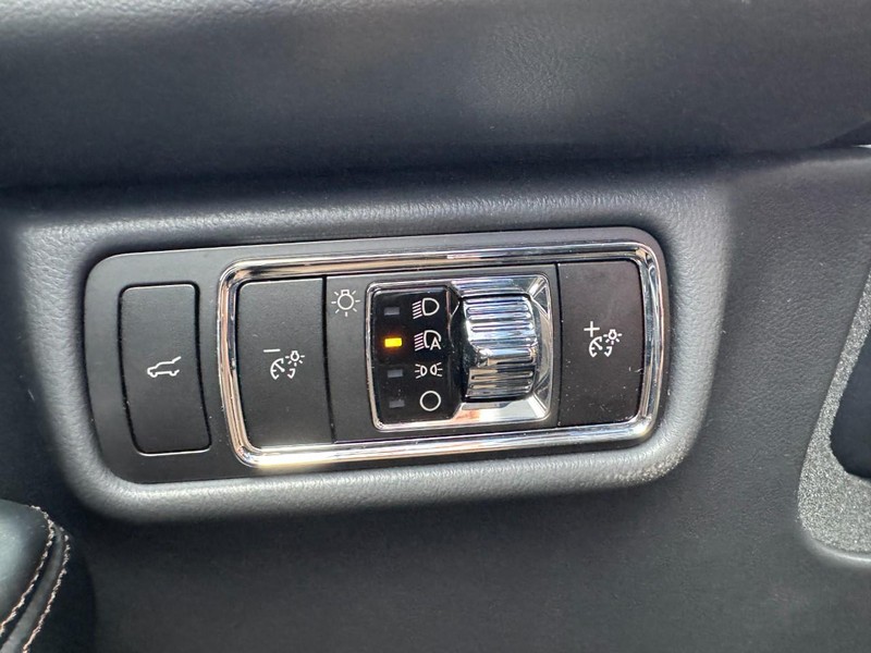Lincoln Aviator Vehicle Full-screen Gallery Image 22