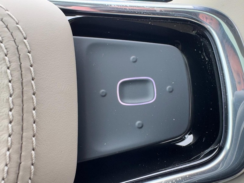 Lincoln Nautilus Vehicle Full-screen Gallery Image 19