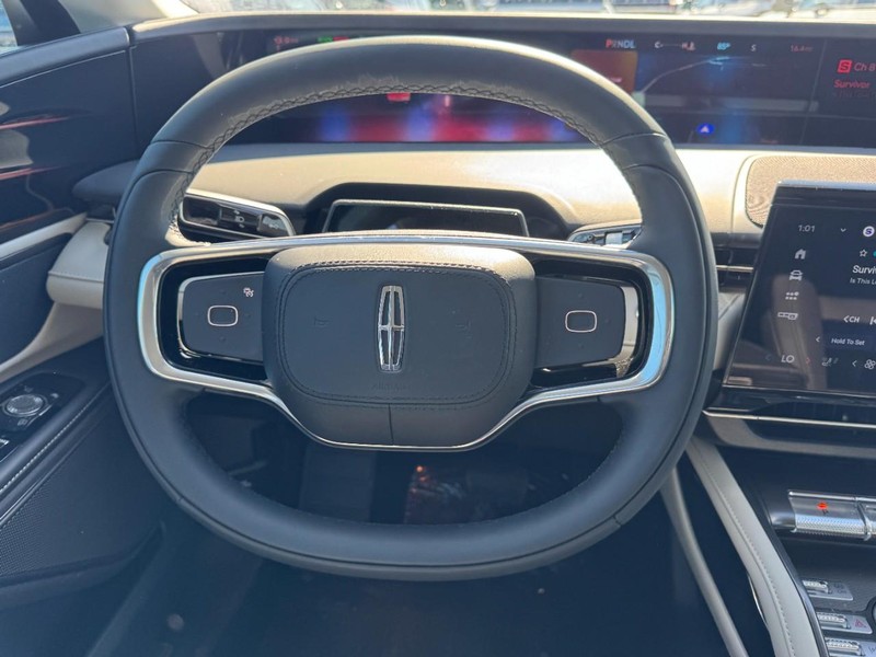 Lincoln Nautilus Vehicle Full-screen Gallery Image 16