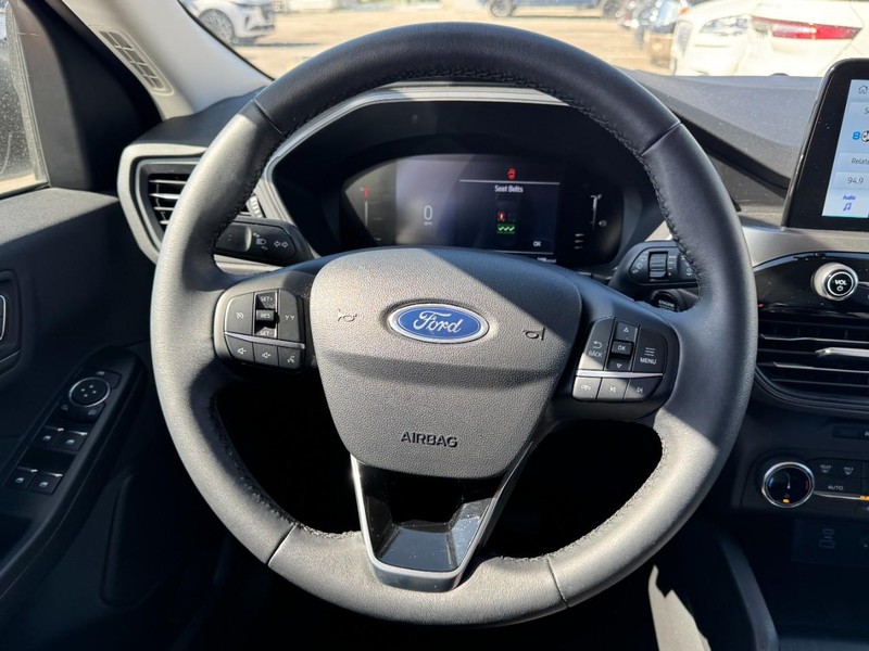 Ford Escape Vehicle Full-screen Gallery Image 10