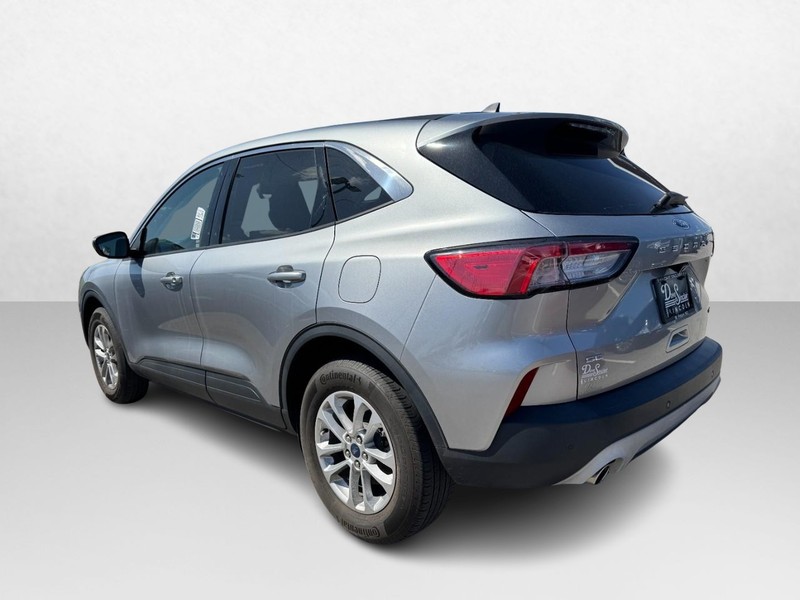Ford Escape Vehicle Full-screen Gallery Image 07