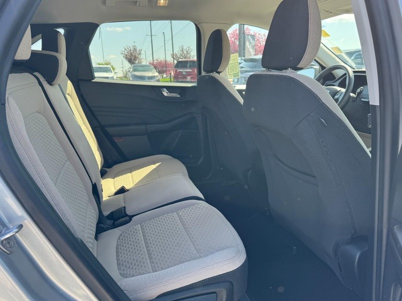Ford Escape Vehicle Full-screen Gallery Image 13