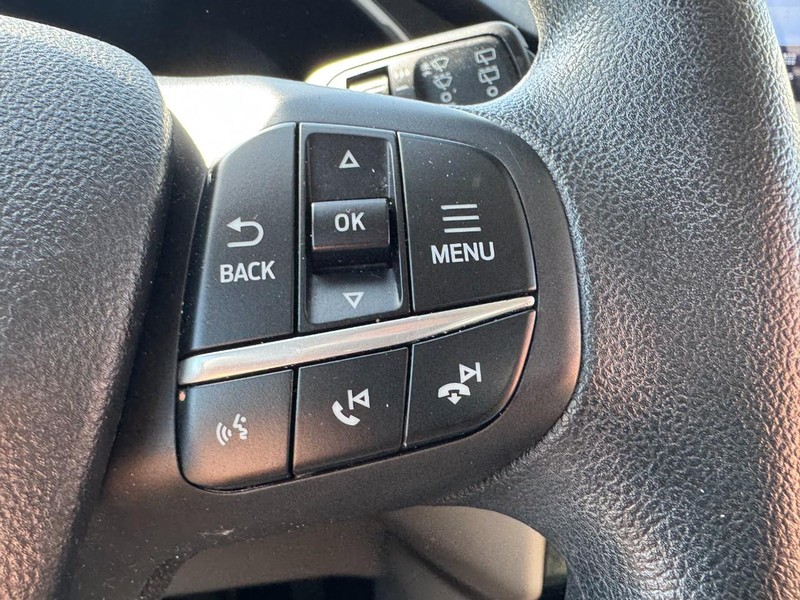 Ford Escape Vehicle Full-screen Gallery Image 19