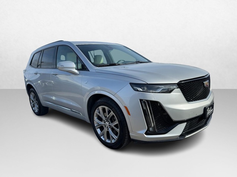 Cadillac XT6 Vehicle Full-screen Gallery Image 03