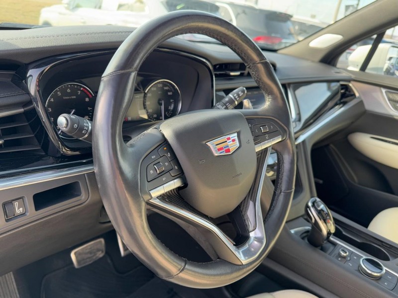 Cadillac XT6 Vehicle Full-screen Gallery Image 15