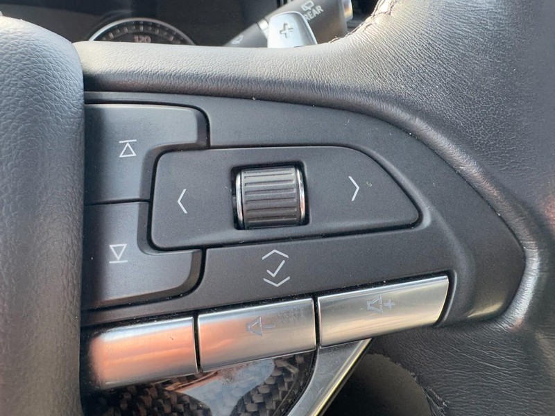 Cadillac XT6 Vehicle Full-screen Gallery Image 19