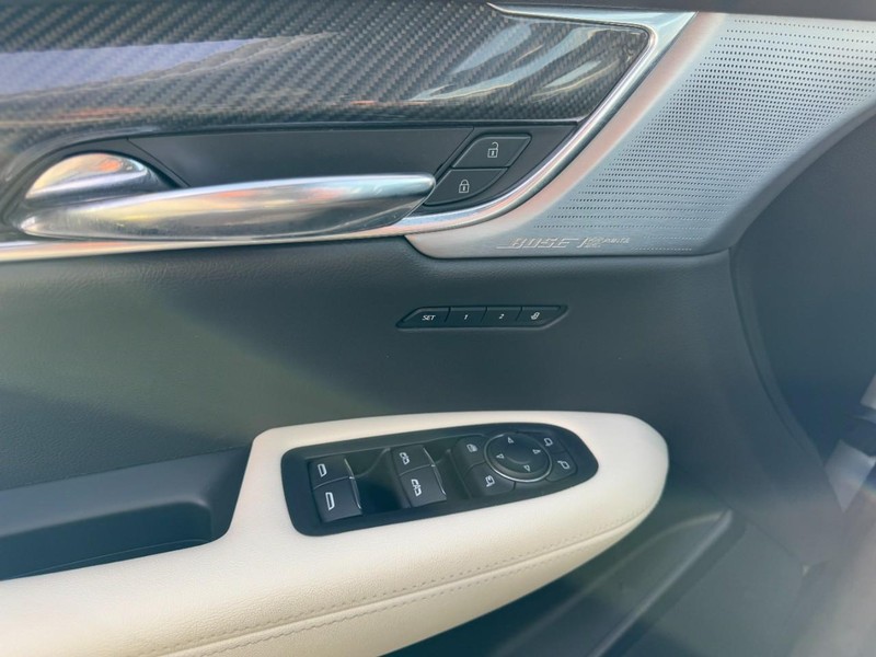 Cadillac XT6 Vehicle Full-screen Gallery Image 25