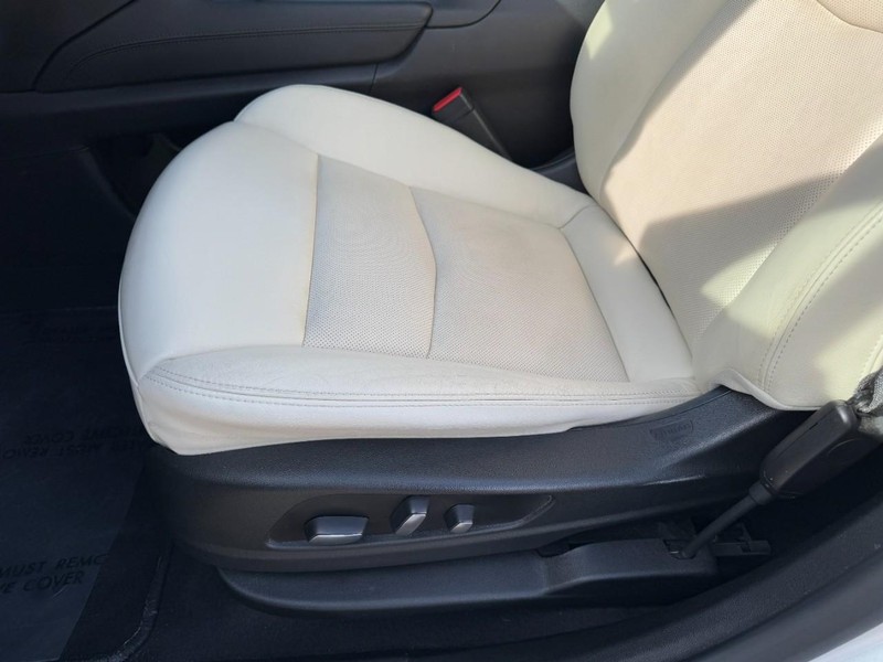 Cadillac XT6 Vehicle Full-screen Gallery Image 26