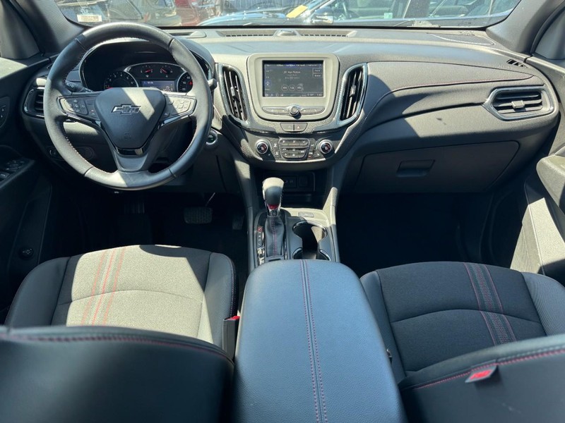 Chevrolet Equinox Vehicle Full-screen Gallery Image 09