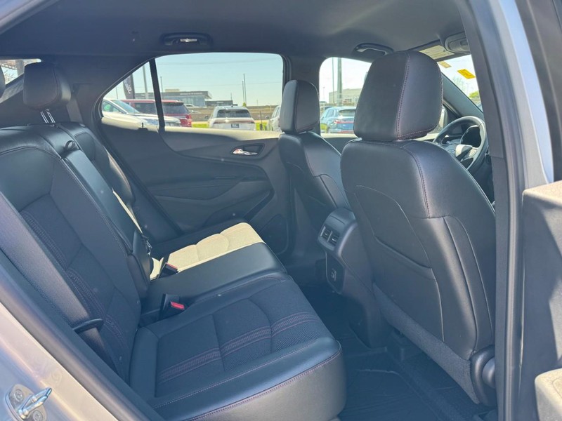 Chevrolet Equinox Vehicle Full-screen Gallery Image 13
