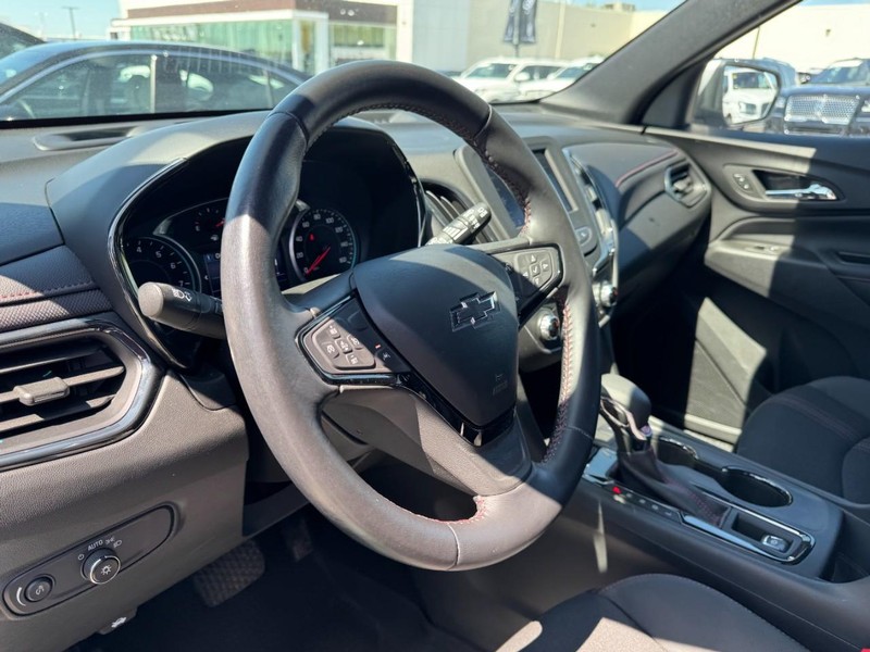 Chevrolet Equinox Vehicle Full-screen Gallery Image 15