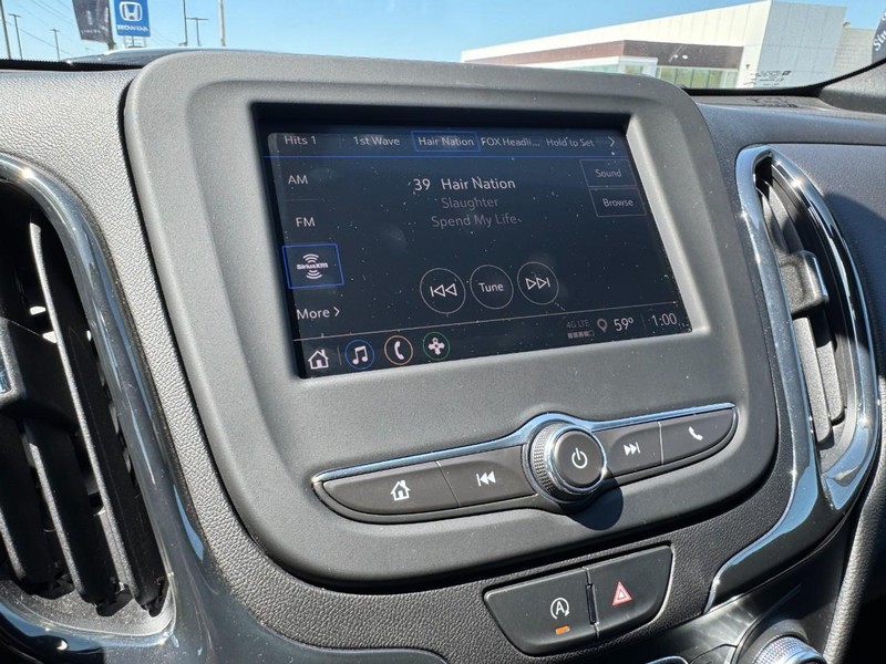 Chevrolet Equinox Vehicle Full-screen Gallery Image 16