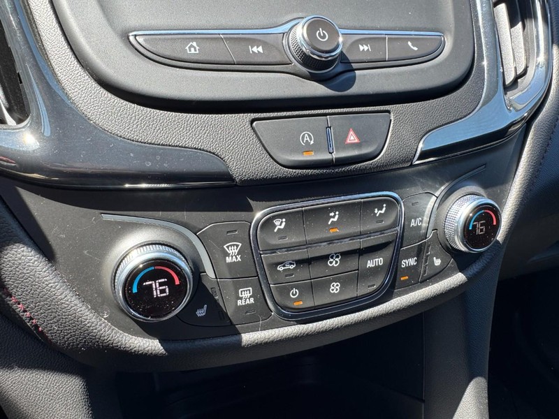 Chevrolet Equinox Vehicle Full-screen Gallery Image 17