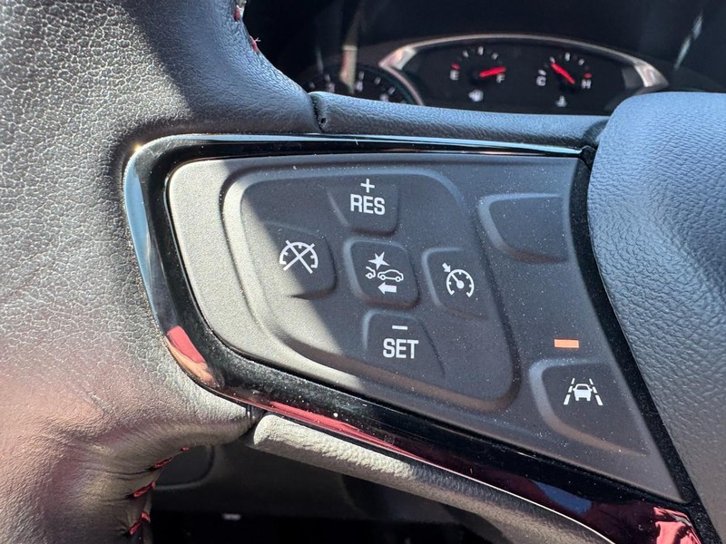 Chevrolet Equinox Vehicle Full-screen Gallery Image 18
