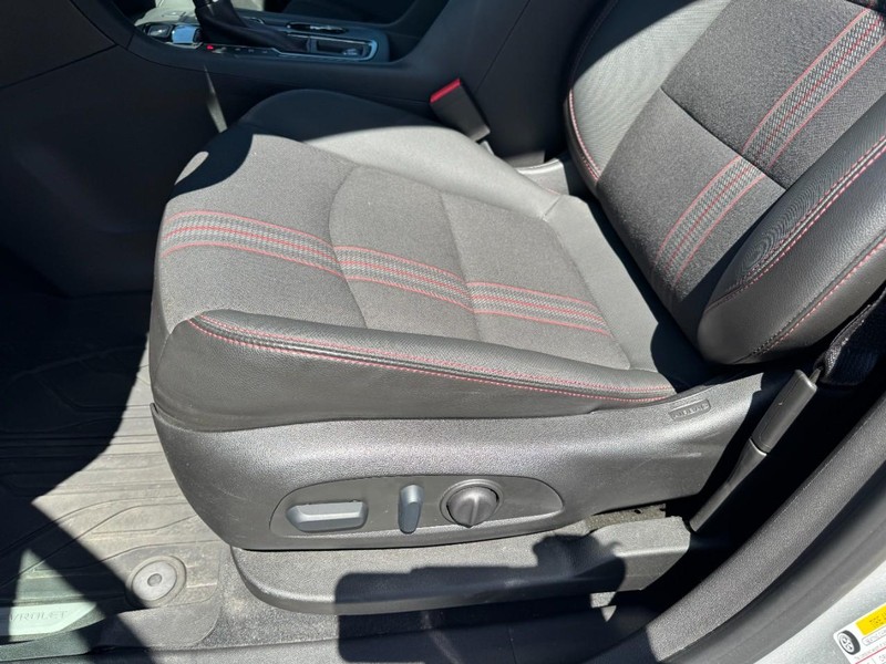 Chevrolet Equinox Vehicle Full-screen Gallery Image 26