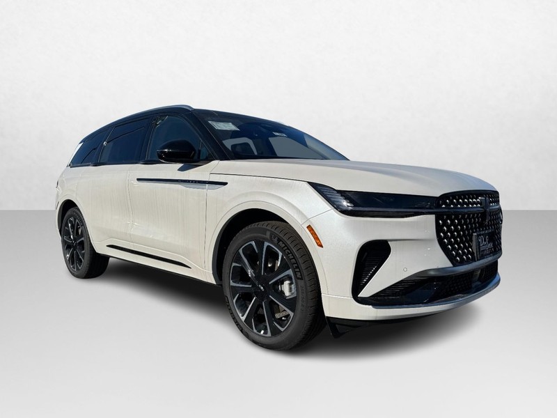 Lincoln Nautilus Vehicle Full-screen Gallery Image 03