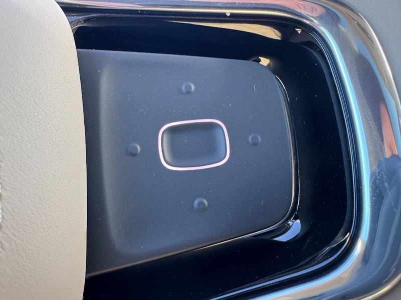Lincoln Nautilus Vehicle Full-screen Gallery Image 19
