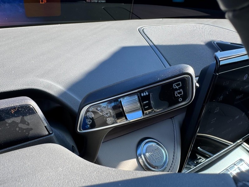 Lincoln Nautilus Vehicle Full-screen Gallery Image 21