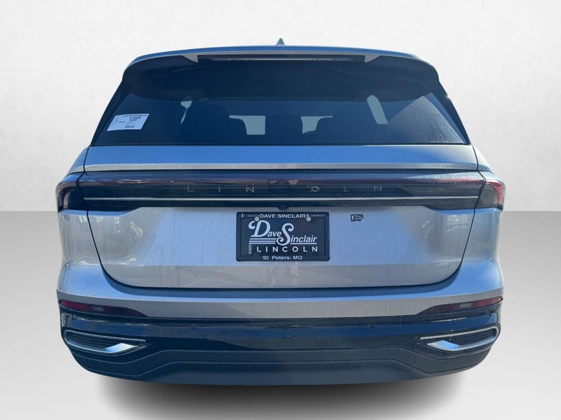 Lincoln Nautilus Vehicle Full-screen Gallery Image 06