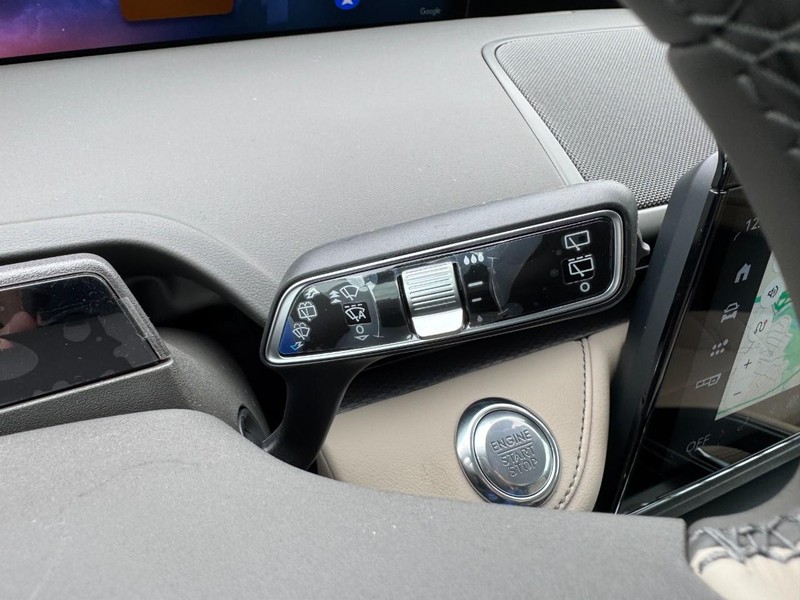Lincoln Nautilus Vehicle Full-screen Gallery Image 21
