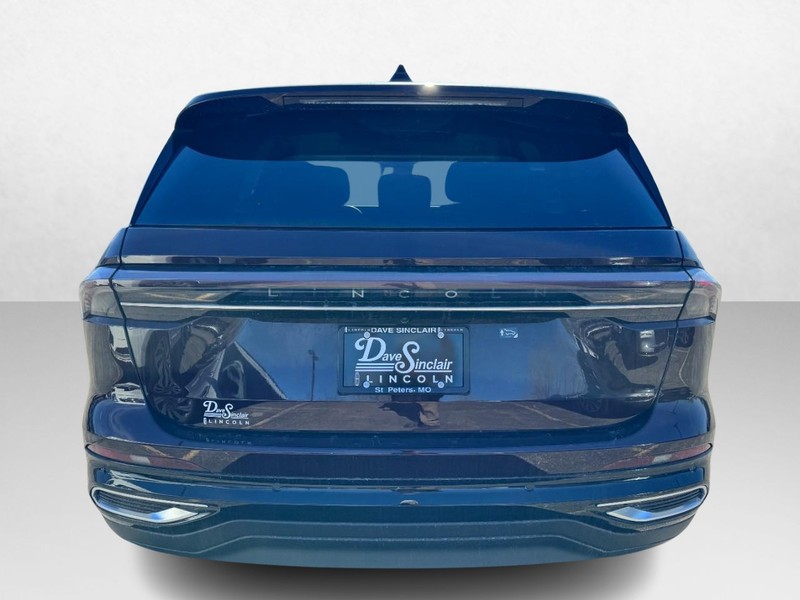 Lincoln Nautilus Vehicle Full-screen Gallery Image 06
