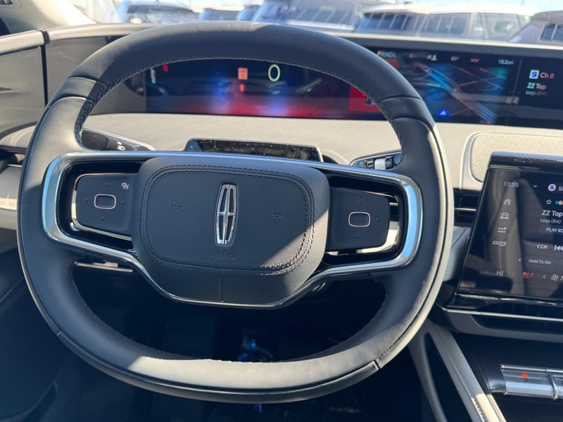 Lincoln Nautilus Vehicle Full-screen Gallery Image 10