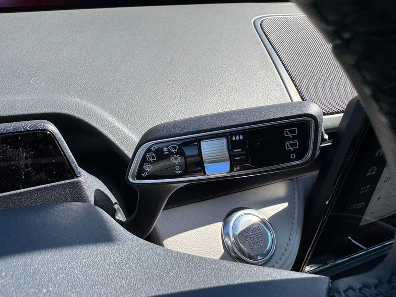 Lincoln Nautilus Vehicle Full-screen Gallery Image 21