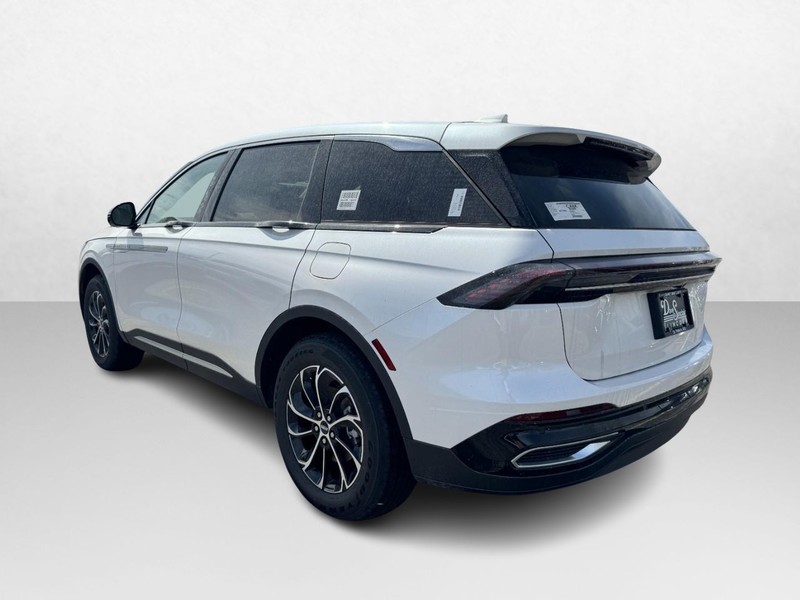 Lincoln Nautilus Vehicle Full-screen Gallery Image 07