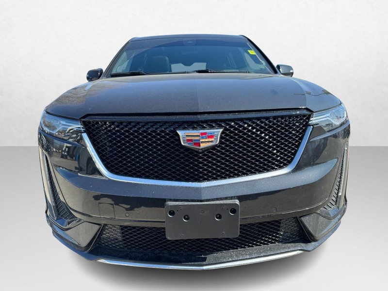 Cadillac XT6 Vehicle Full-screen Gallery Image 02