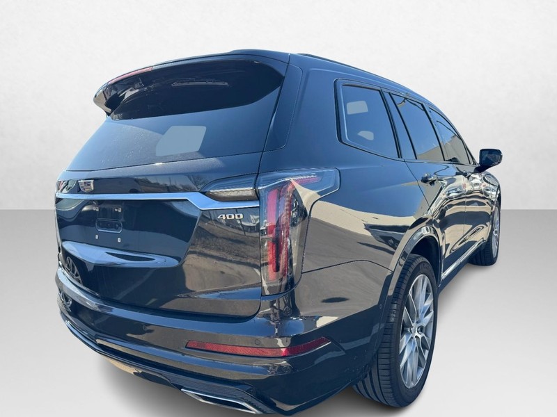 Cadillac XT6 Vehicle Full-screen Gallery Image 05
