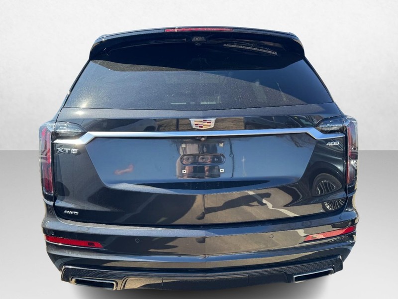 Cadillac XT6 Vehicle Full-screen Gallery Image 06