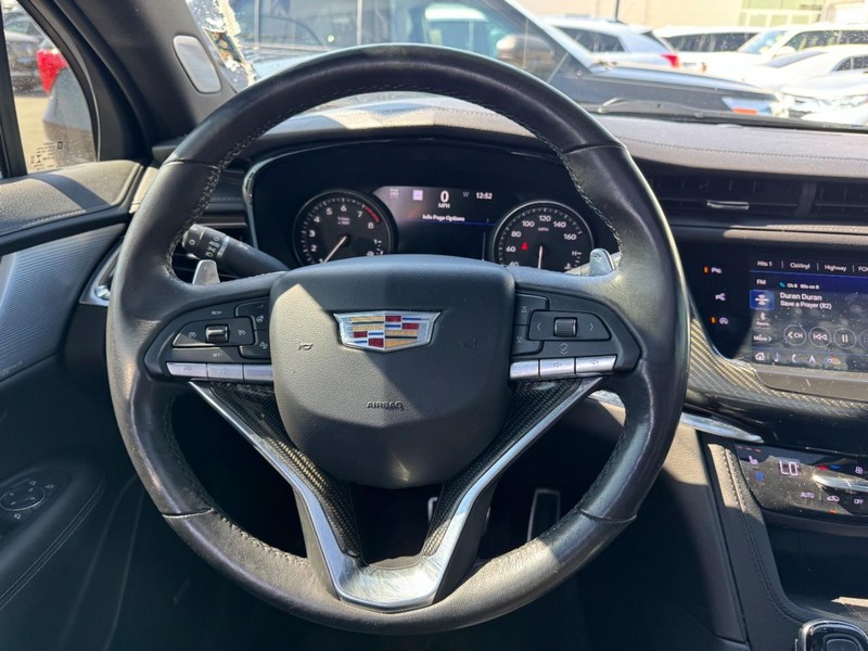 Cadillac XT6 Vehicle Full-screen Gallery Image 10